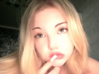 EsmeGilbertson's Live sex camera Profile Image